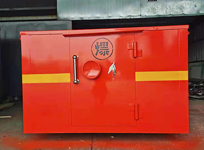 三台车载炸药箱