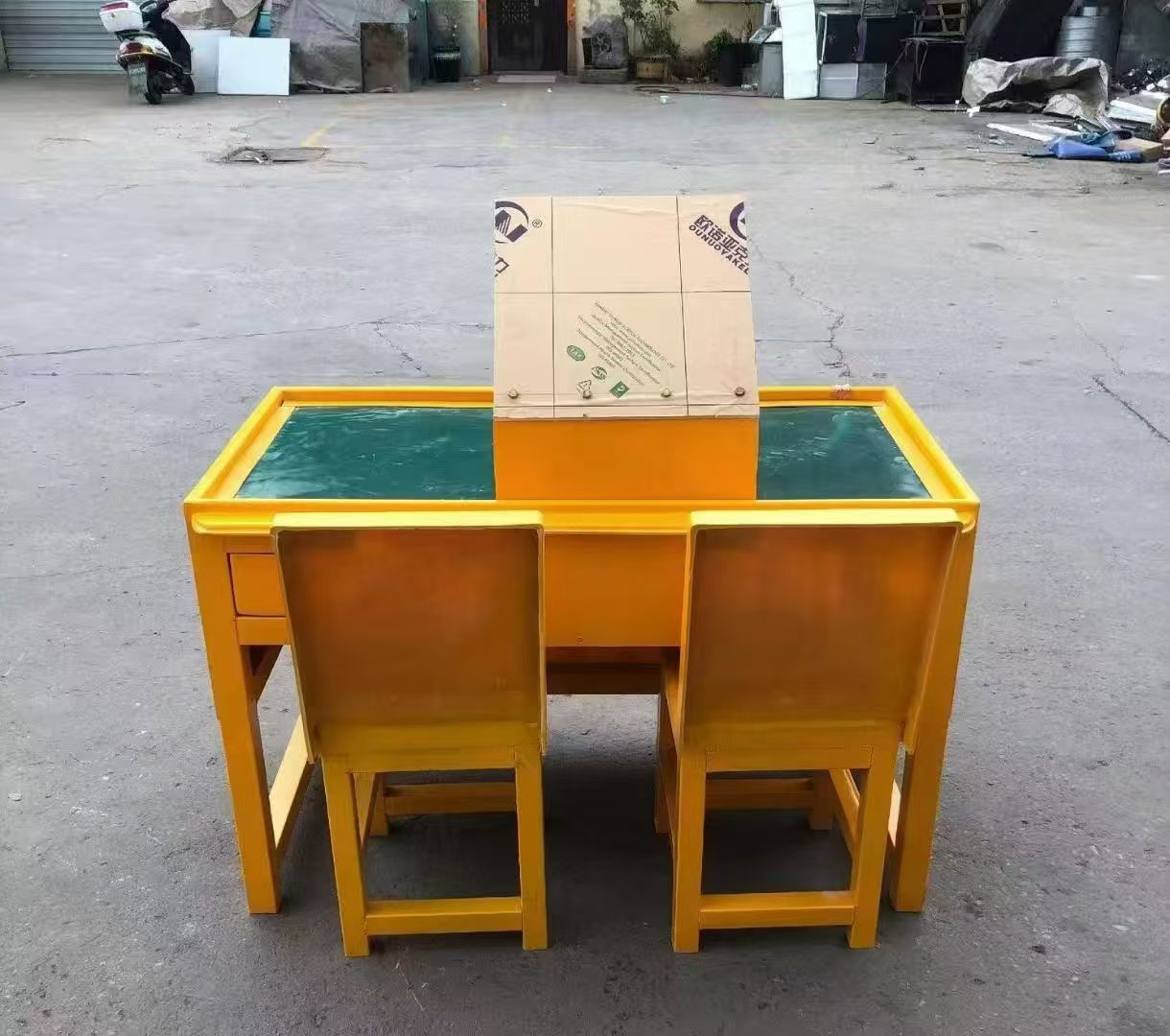 三台防静电导通桌井下煤矿火工品发放桌：危险品流转的安全守护者