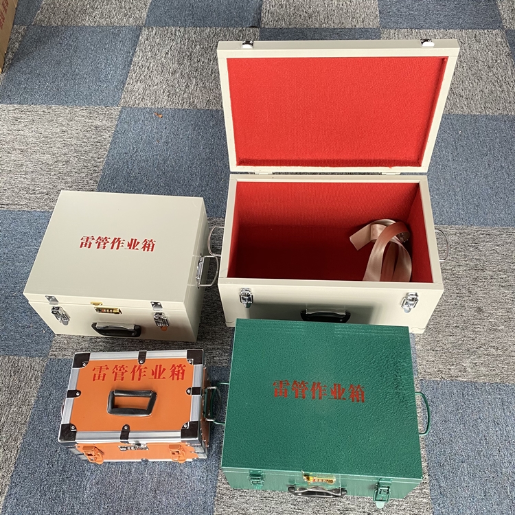 三台爆破工程作业箱如何选择？玻璃钢与传统材质的全面对比